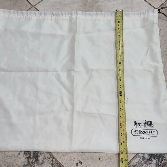 Coach Cream Leatherware Tote 23.5 X 19" - Picture 5 of 6